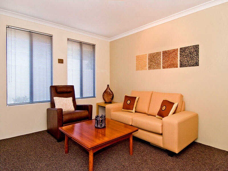 2/271 Fulham Street, Cloverdale WA 6105