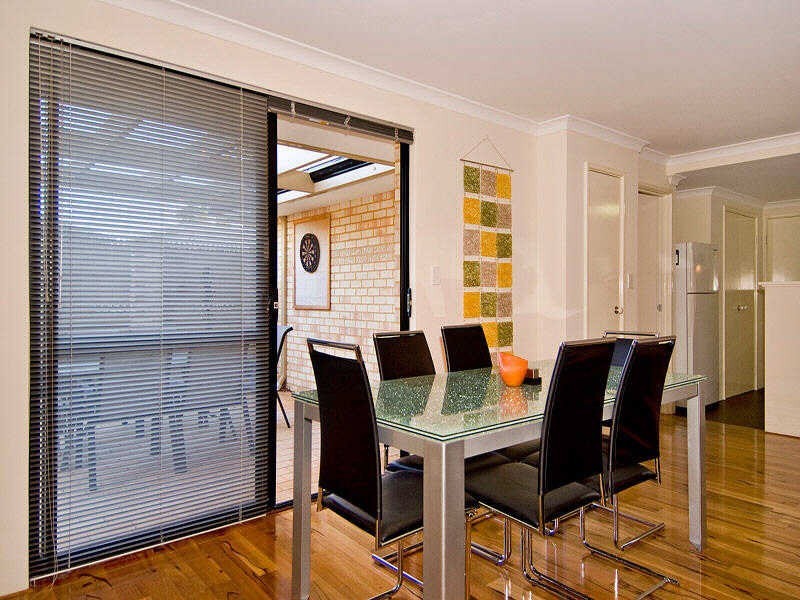 2/271 Fulham Street, Cloverdale WA 6105