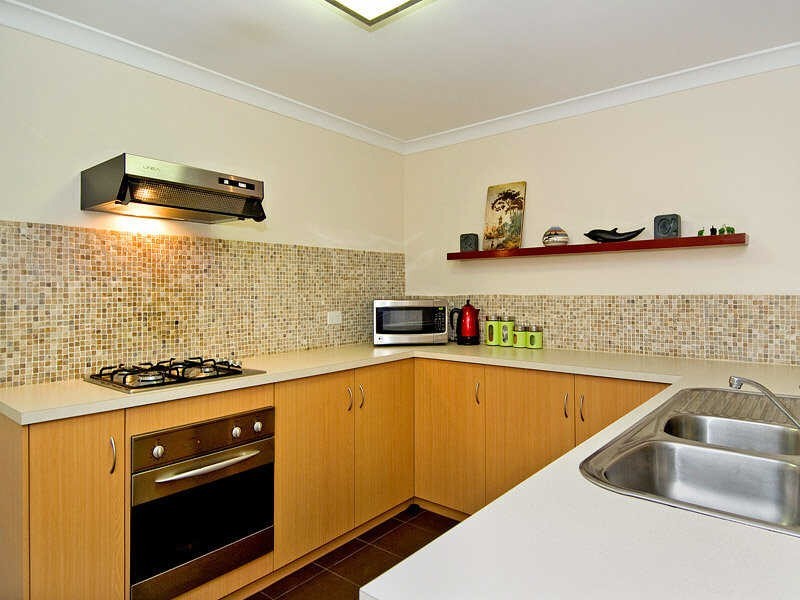 2/271 Fulham Street, Cloverdale WA 6105