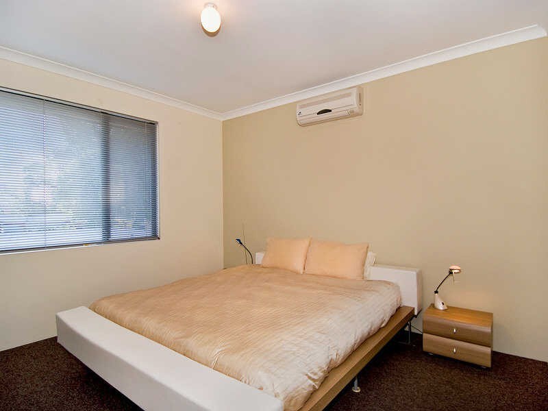 2/271 Fulham Street, Cloverdale WA 6105