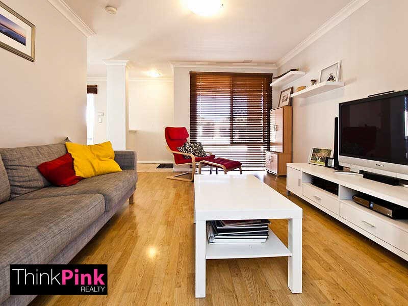 1/278 Wharf Street, Queens Park WA 6107