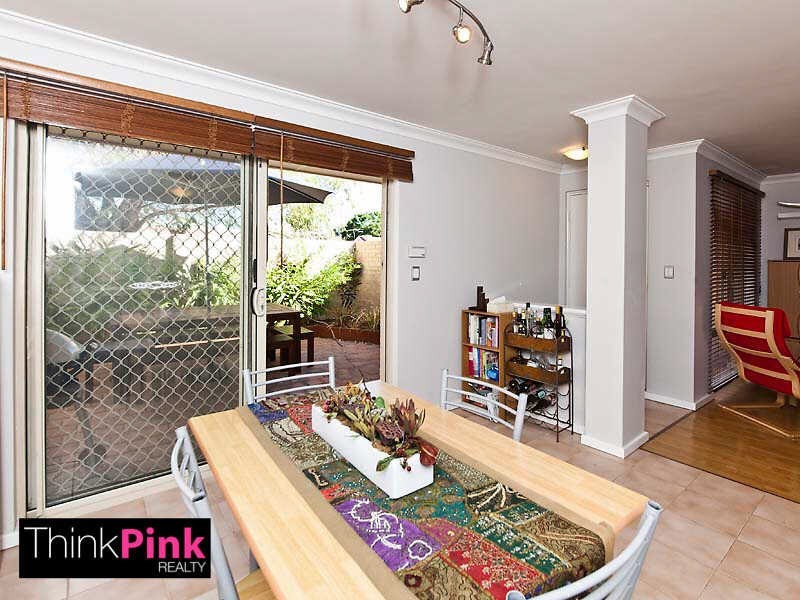 1/278 Wharf Street, Queens Park WA 6107