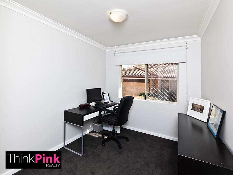 1/278 Wharf Street, Queens Park WA 6107