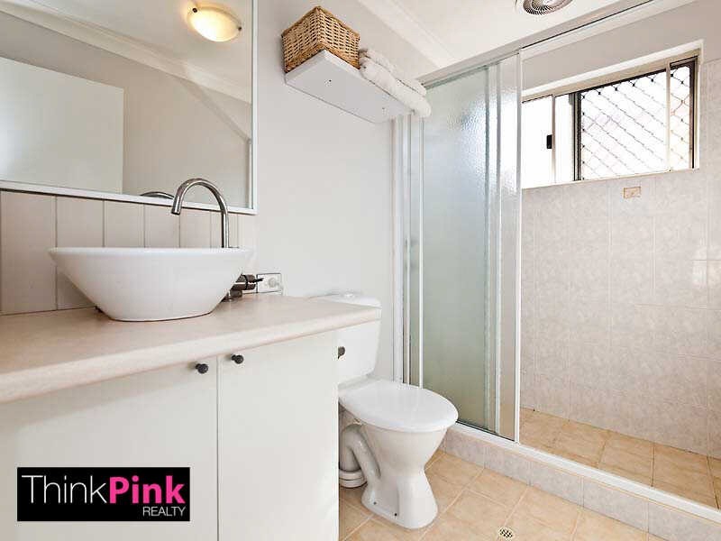 1/278 Wharf Street, Queens Park WA 6107