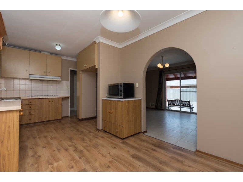 85 Arlunya Avenue, Cloverdale WA 6105