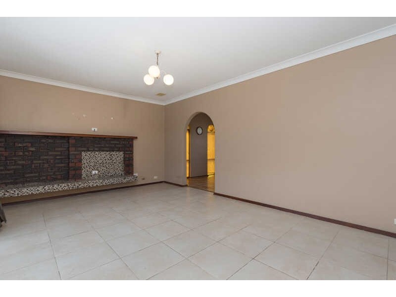 85 Arlunya Avenue, Cloverdale WA 6105