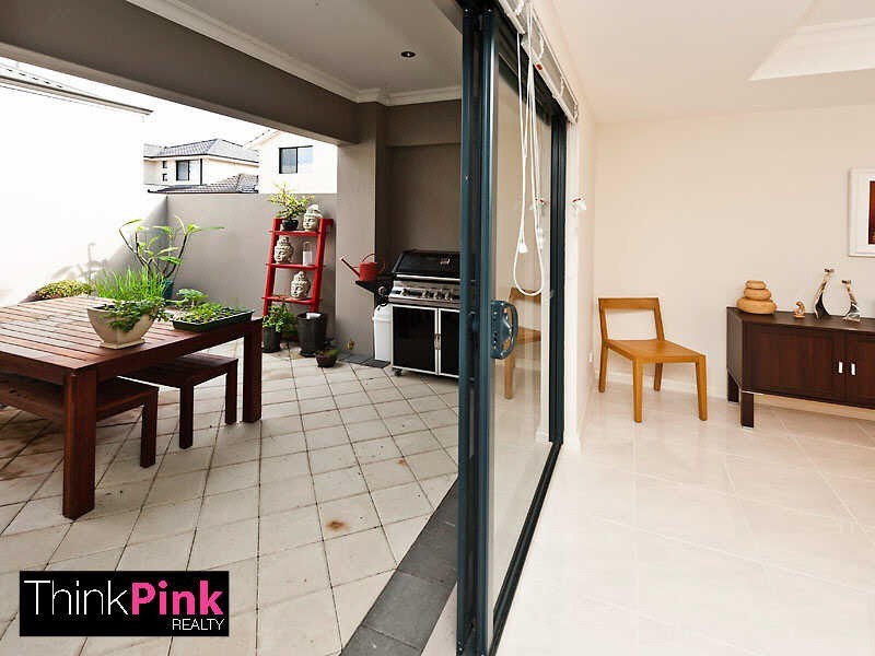 1/98 Surrey Road, Rivervale WA 6103