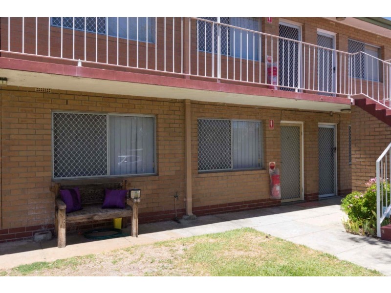 2/10 Harrison Street, Rockingham WA 6168
