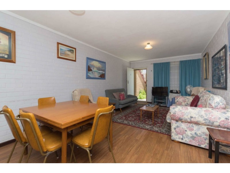 2/10 Harrison Street, Rockingham WA 6168