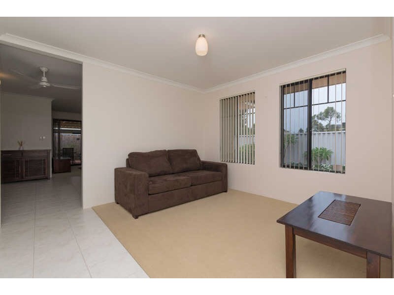 2/14 Beverley Road, Cloverdale WA 6105