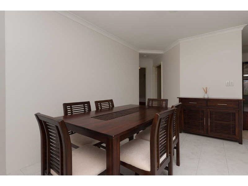 2/14 Beverley Road, Cloverdale WA 6105