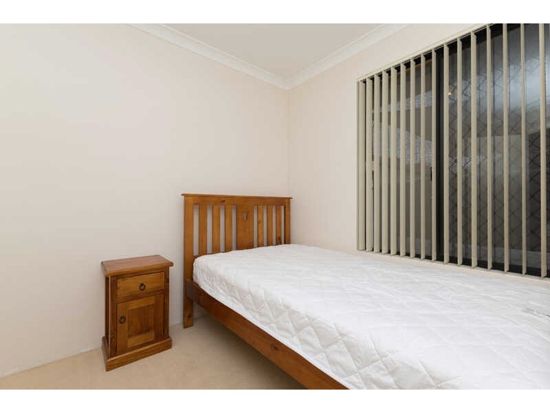 2/14 Beverley Road, Cloverdale WA 6105