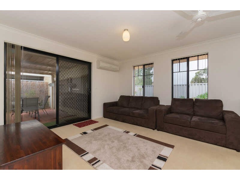 2/14 Beverley Road, Cloverdale WA 6105