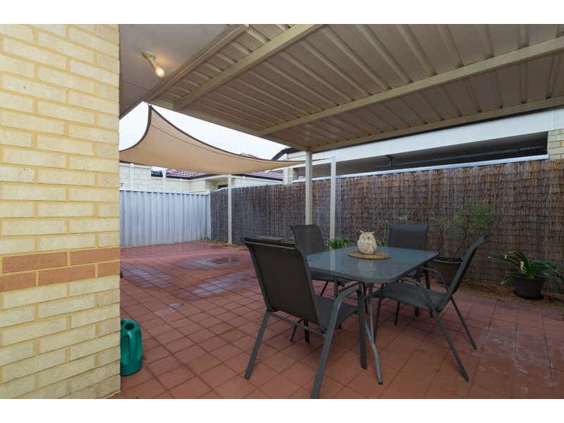2/14 Beverley Road, Cloverdale WA 6105