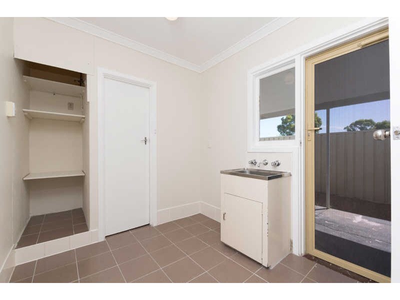 8 Maria Street, Dudley Park WA 6210