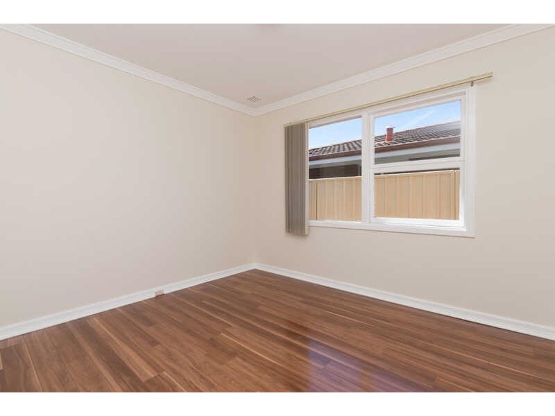 8 Maria Street, Dudley Park WA 6210