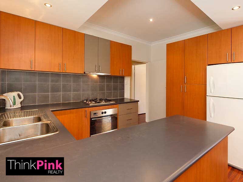 8 Mathews Place, Belmont WA 6104
