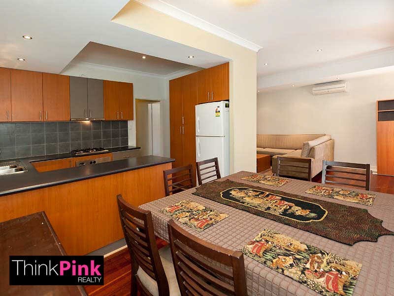 8 Mathews Place, Belmont WA 6104