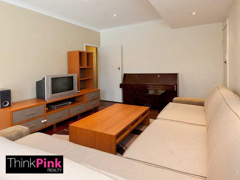 8 Mathews Place, Belmont WA 6104