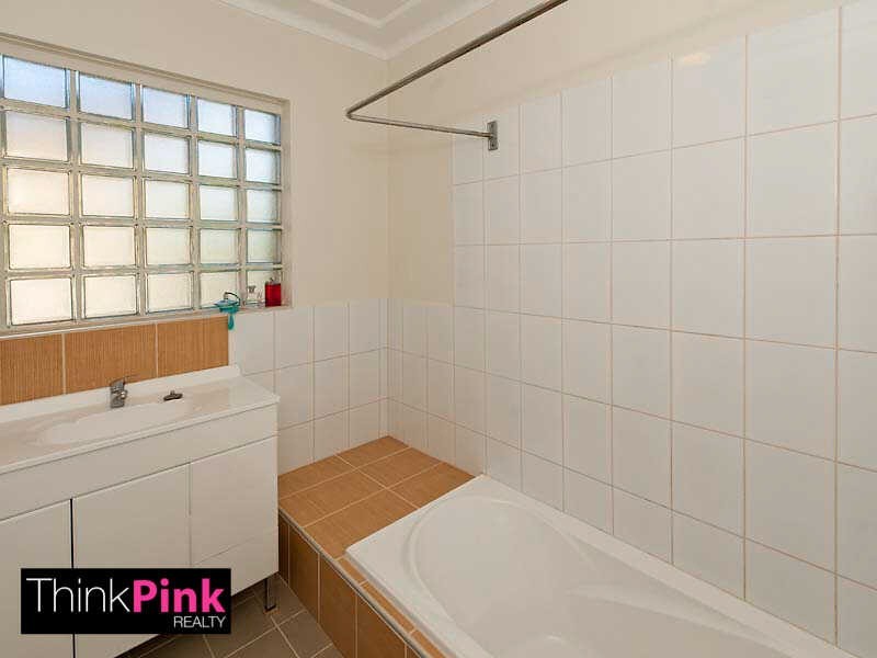 8 Mathews Place, Belmont WA 6104
