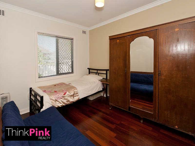 8 Mathews Place, Belmont WA 6104