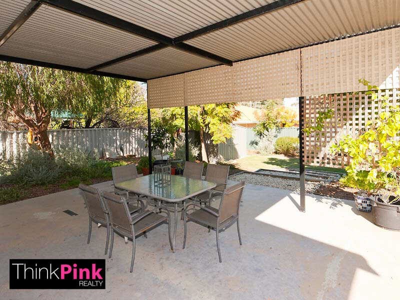 8 Mathews Place, Belmont WA 6104