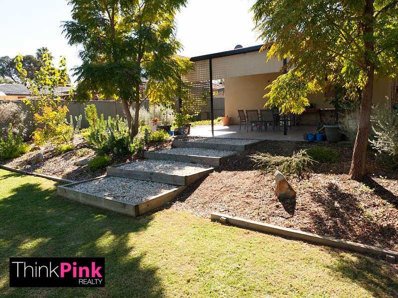 8 Mathews Place, Belmont WA 6104