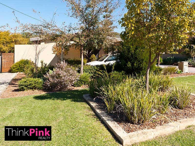 8 Mathews Place, Belmont WA 6104