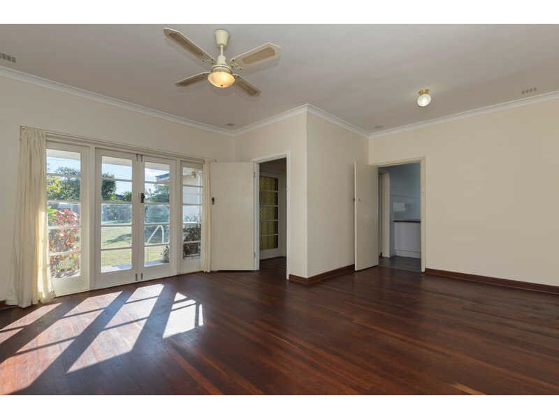 6 Apara Way, Nollamara WA 6061