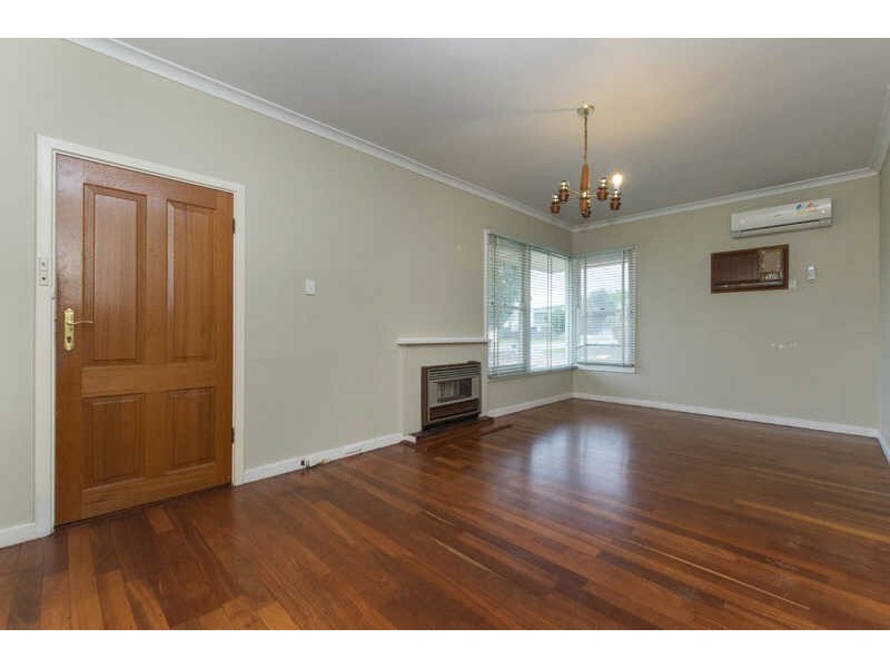 206 Gabriel Street, Cloverdale WA 6105