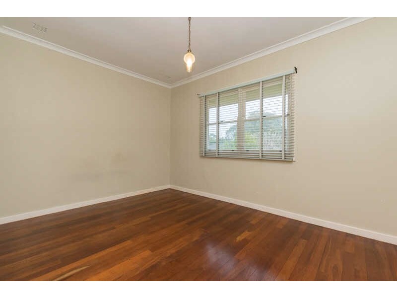 206 Gabriel Street, Cloverdale WA 6105
