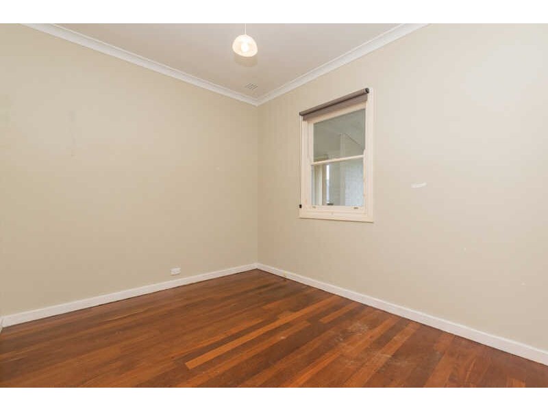 206 Gabriel Street, Cloverdale WA 6105