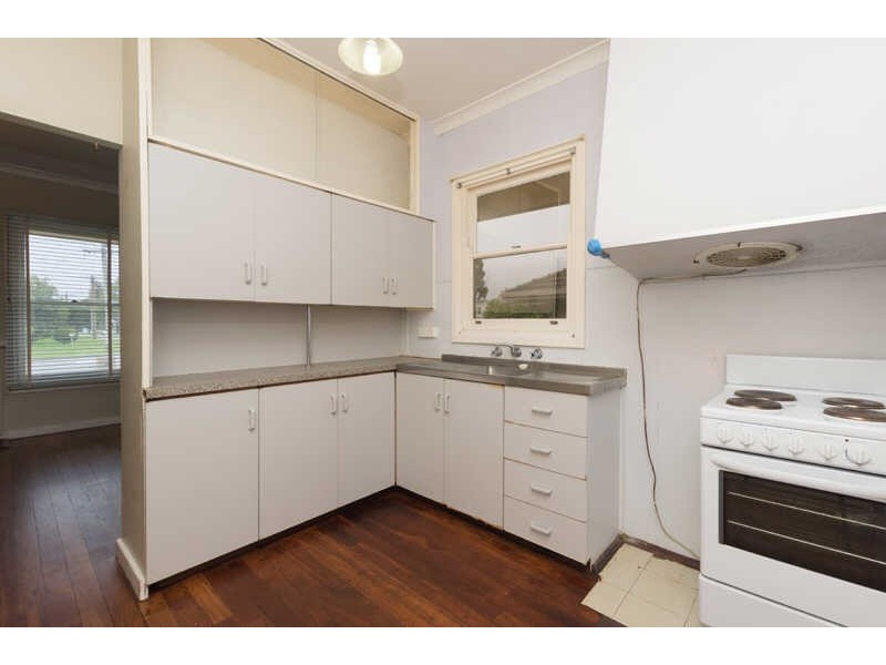 206 Gabriel Street, Cloverdale WA 6105