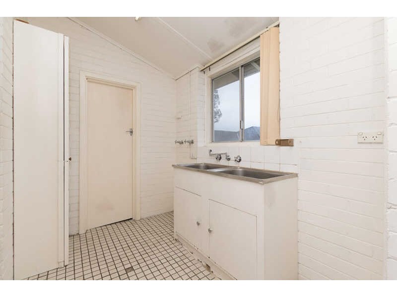206 Gabriel Street, Cloverdale WA 6105