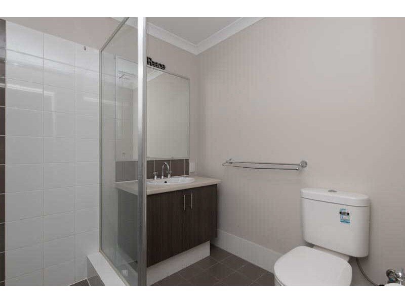 25 Chiltern Avenue, Brookdale WA 6112