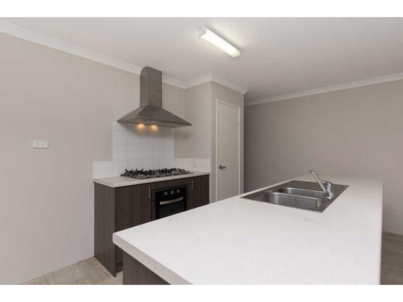 25 Chiltern Avenue, Brookdale WA 6112