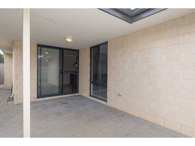 25 Chiltern Avenue, Brookdale WA 6112