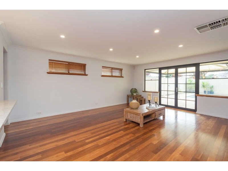 7 O’Leary Street, Redcliffe WA 6104