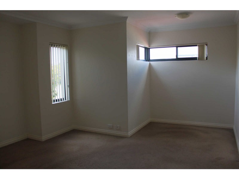 1/194-196 Surrey Road, Rivervale WA 6103