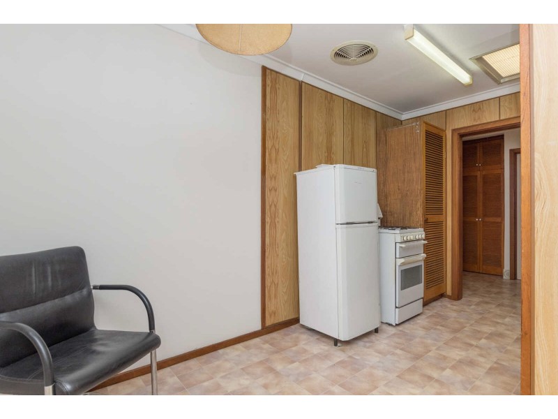 13 Rowlands Street, Kewdale WA 6105