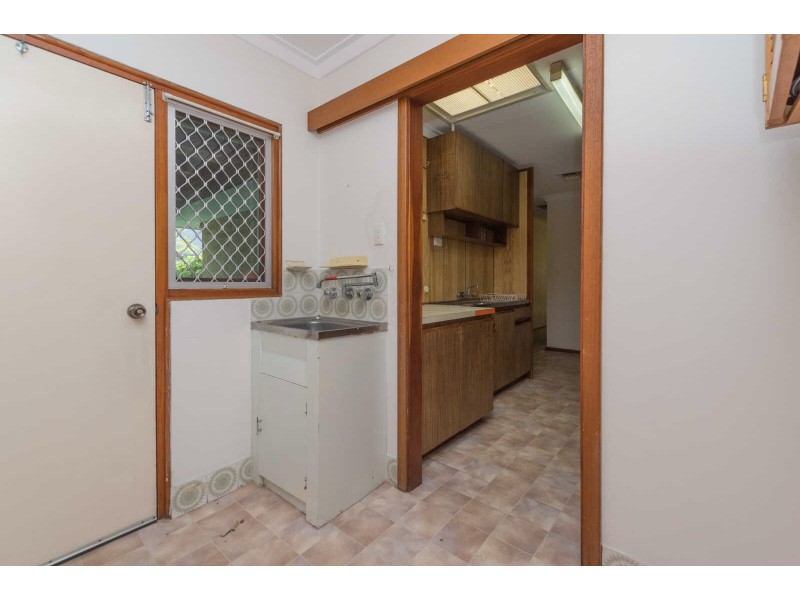 13 Rowlands Street, Kewdale WA 6105