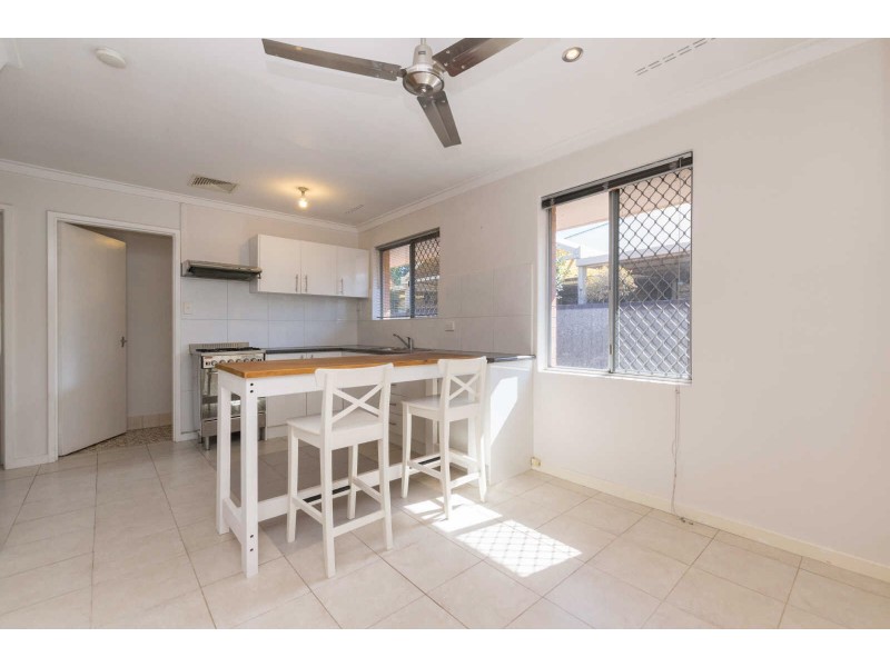 2/11 Astral Avenue, Carlisle WA 6101