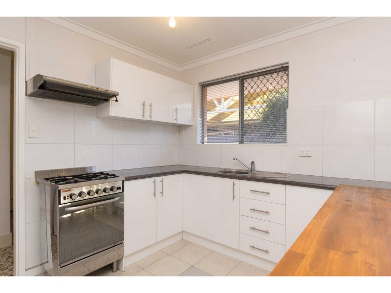 2/11 Astral Avenue, Carlisle WA 6101