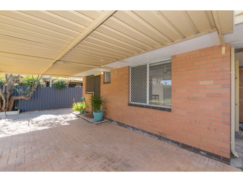 2/11 Astral Avenue, Carlisle WA 6101