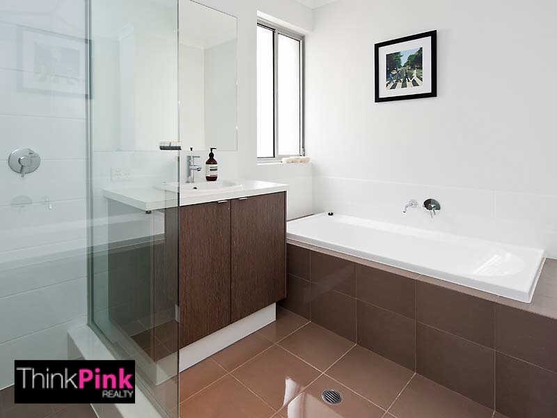 98 Sunbury Road, Victoria Park WA 6100