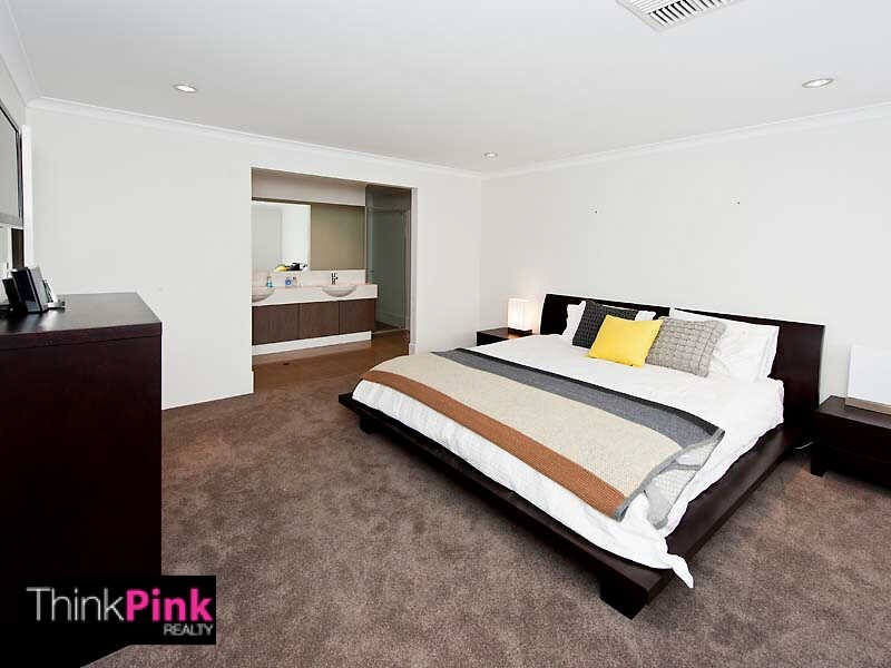 98 Sunbury Road, Victoria Park WA 6100