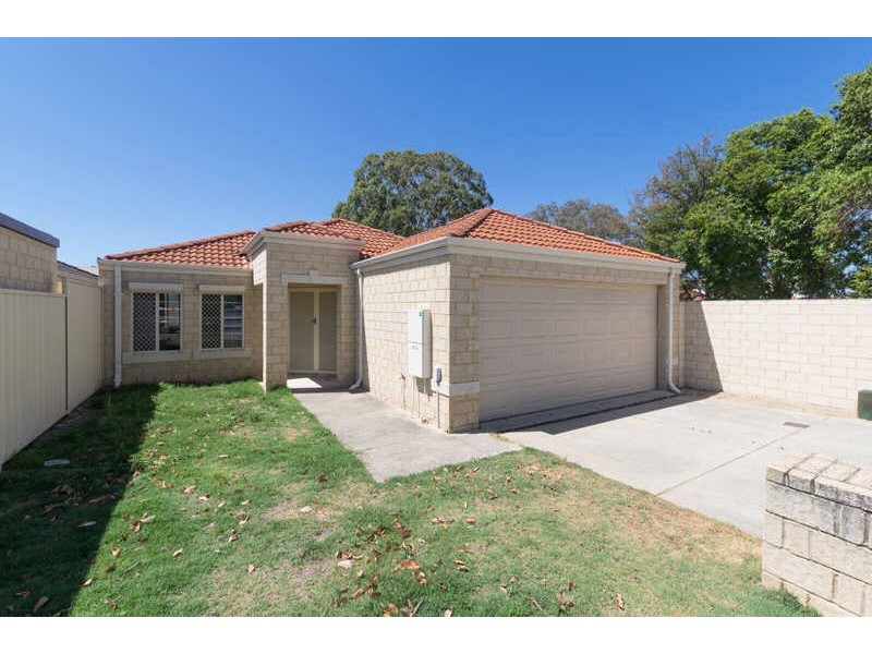 216 Gabriel St, Cloverdale WA 6105