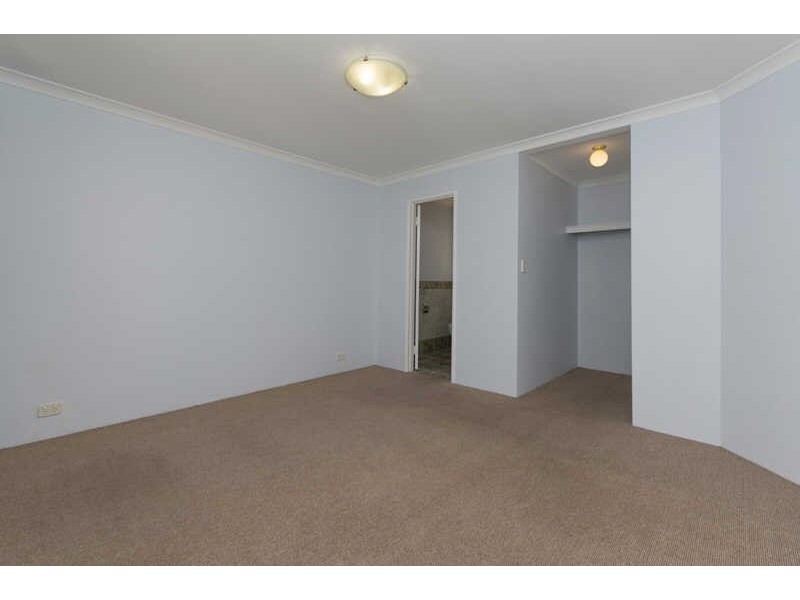 216 Gabriel St, Cloverdale WA 6105