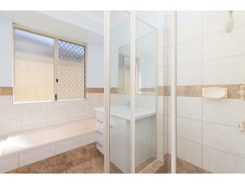 216 Gabriel St, Cloverdale WA 6105