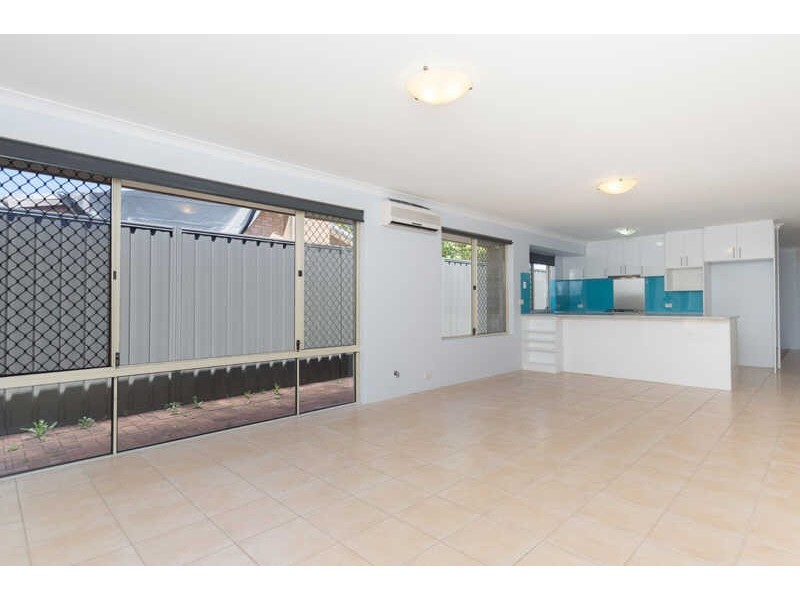 216 Gabriel St, Cloverdale WA 6105